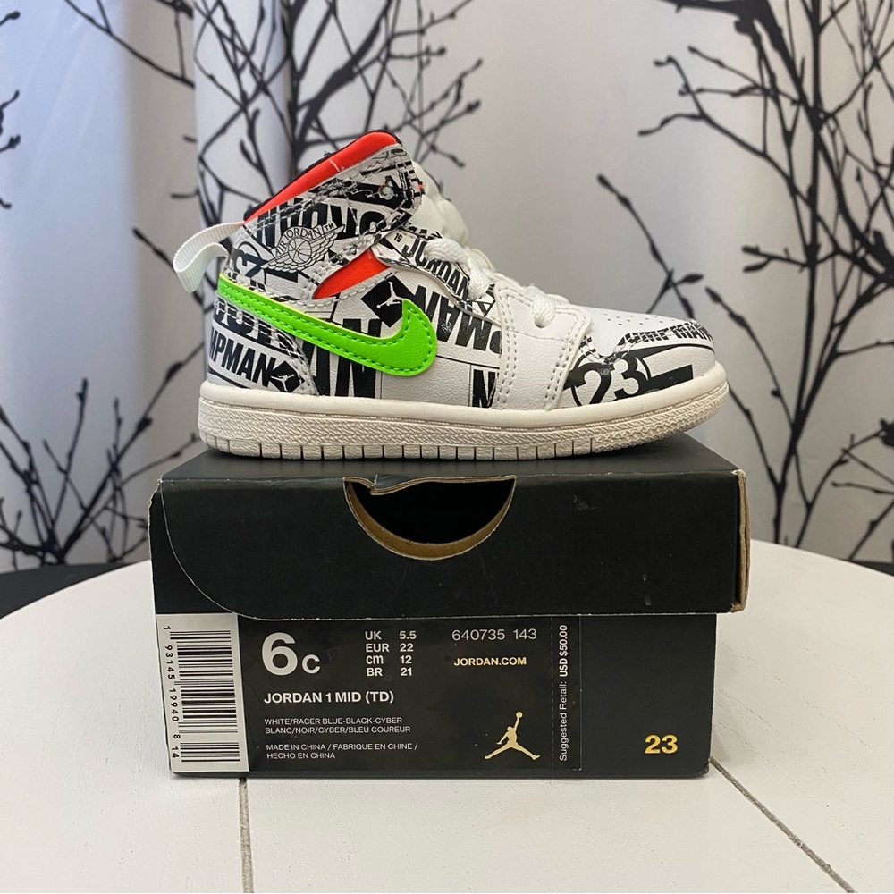 Nike Air Jordan 1 Mid White and Green Graffiti Sneakers kids size 6c